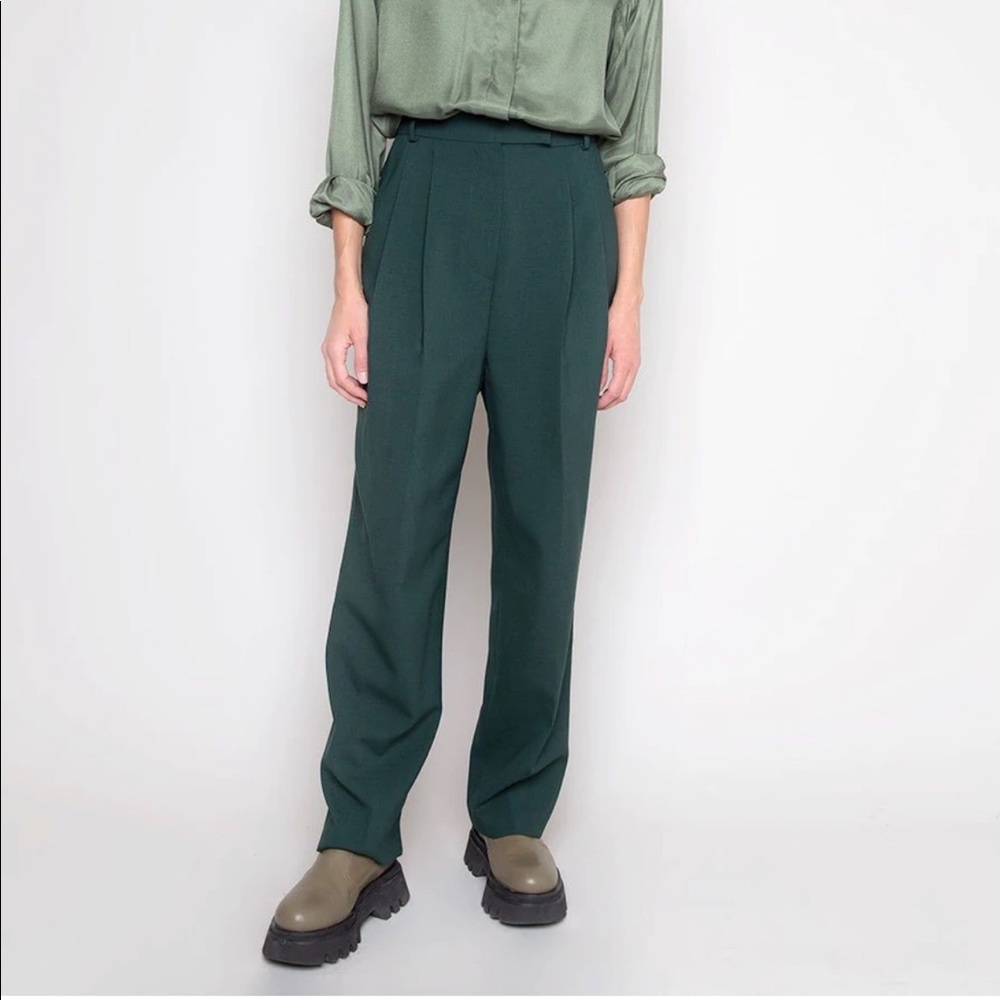 The Frankie shop pleated forest green pants! Never worn